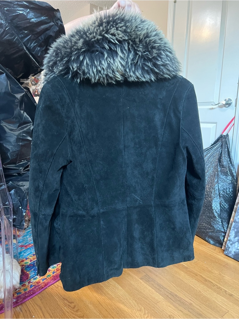 Black suede coat with removable fur collar - Picture 3 of 3